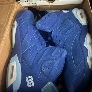 Jordan 6 Unc pe